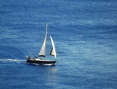 Συναγερμός με ιστιοφόρο που εξέπεμψε SOS ανοιχτά της Κρήτης